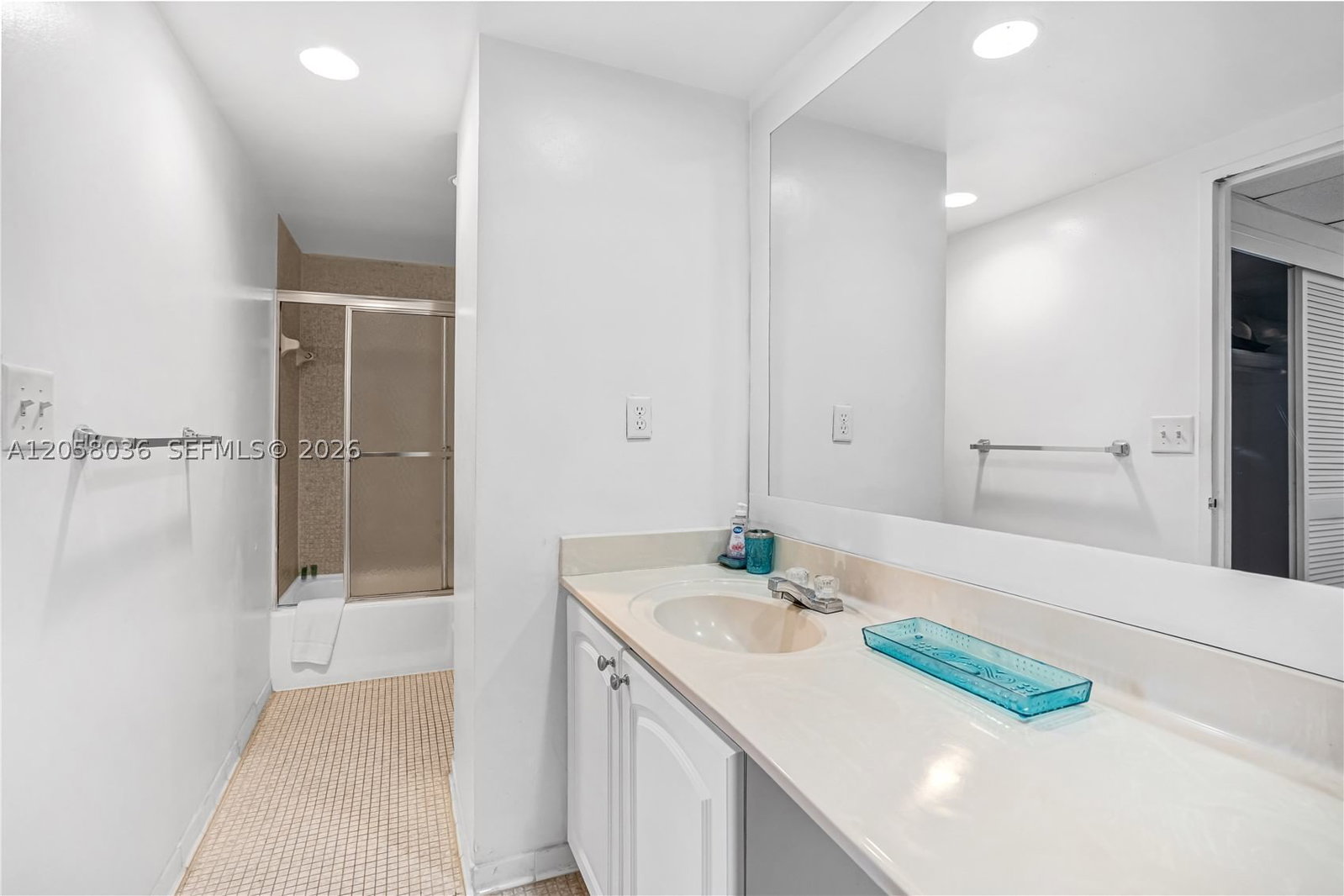 Real estate property located at 4001 Ocean Dr #16E, Broward, Sian Ocean Residences Con, Hollywood, FL