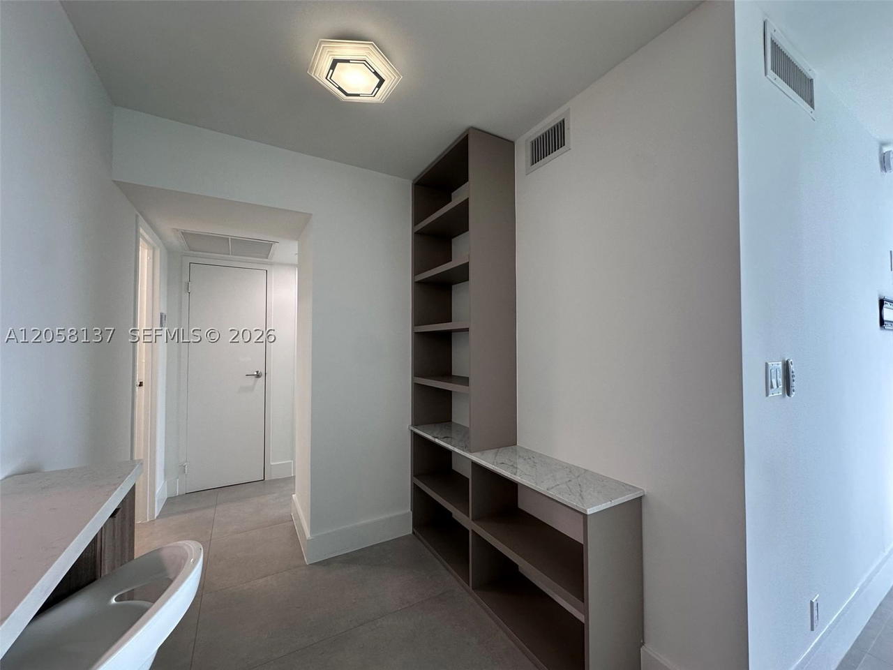Real estate property located at 100 Bayview Dr #317, Miami-dade, Arlen House East Condo, Sunny Isles Beach, FL