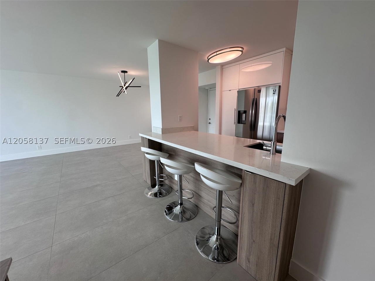 Real estate property located at 100 Bayview Dr #317, Miami-dade, Arlen House East Condo, Sunny Isles Beach, FL