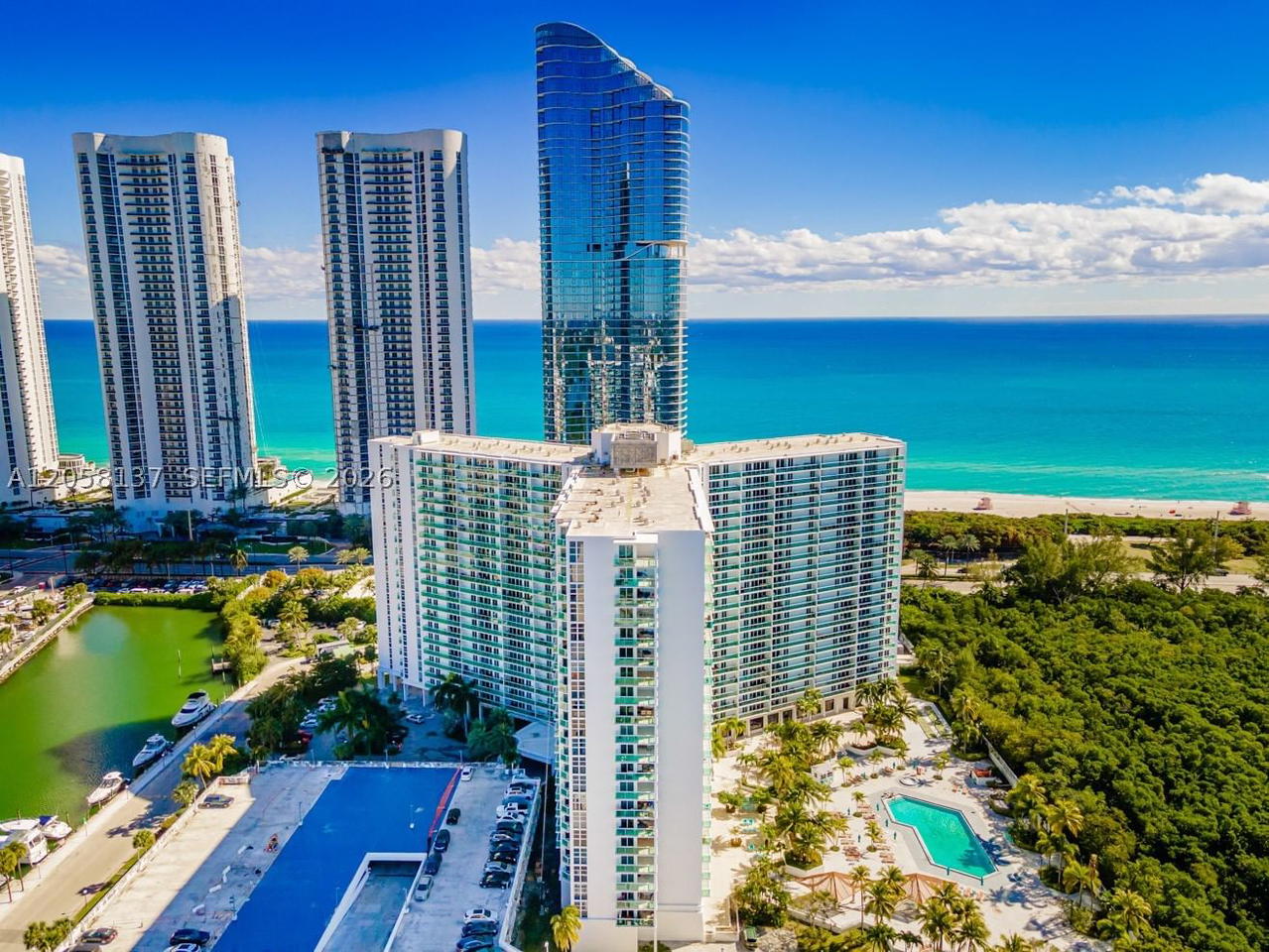 Real estate property located at 100 Bayview Dr #317, Miami-dade, Arlen House East Condo, Sunny Isles Beach, FL