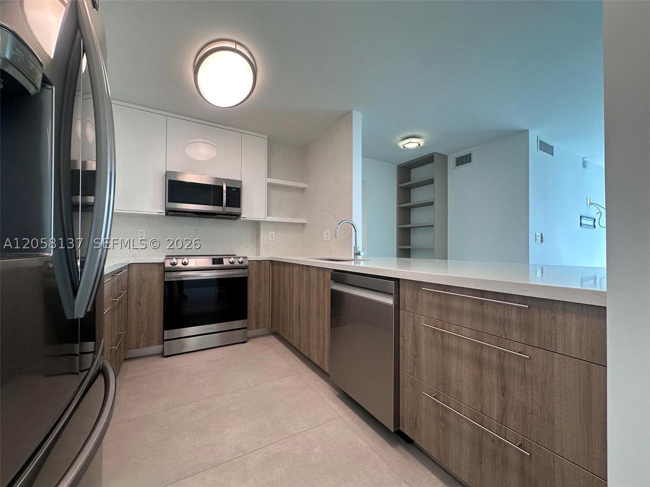 Real estate property located at 100 Bayview Dr #317, Miami-dade, Arlen House East Condo, Sunny Isles Beach, FL