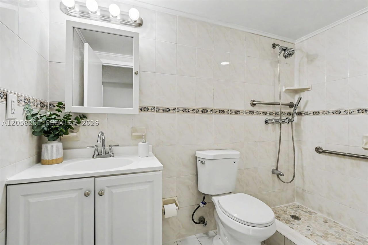 Real estate property located at 1825 44th Pl #509, Miami-dade, Imperial Terraces Condo, Hialeah, FL