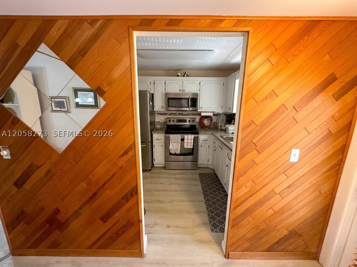 Real estate property located at 9801 Sunrise Lakes Blvd #203, Broward, Sunrise Lakes 151 Condo, Sunrise, FL