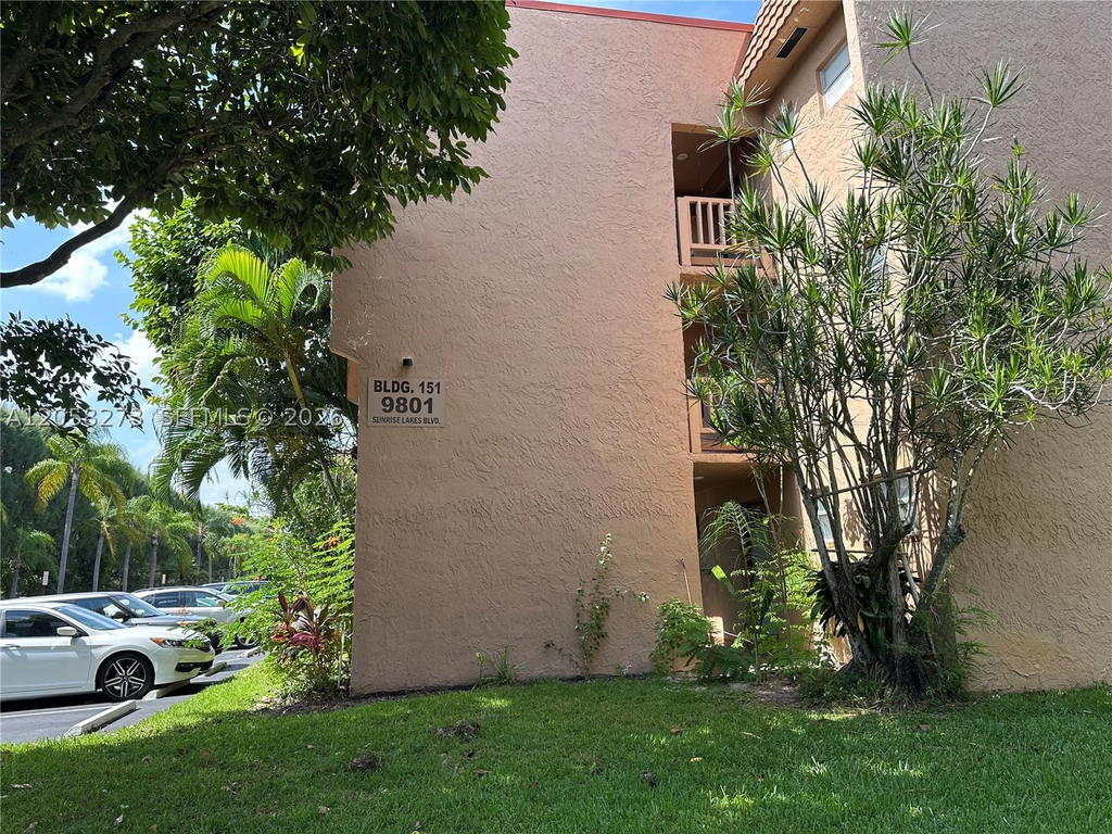 Real estate property located at 9801 Sunrise Lakes Blvd #203, Broward, Sunrise Lakes 151 Condo, Sunrise, FL