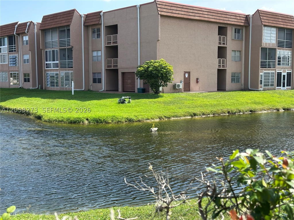 Real estate property located at 9801 Sunrise Lakes Blvd #203, Broward, Sunrise Lakes 151 Condo, Sunrise, FL