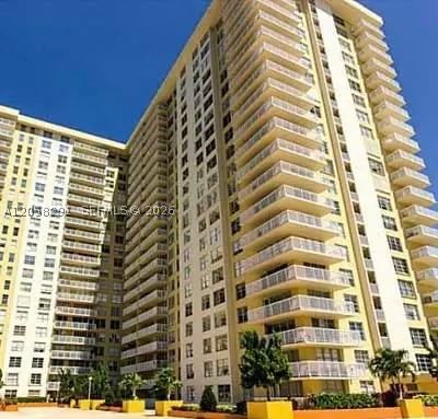 Real estate property located at 231 174th St #617, Miami-dade, Winston Towers 400 Condo, Sunny Isles Beach, FL