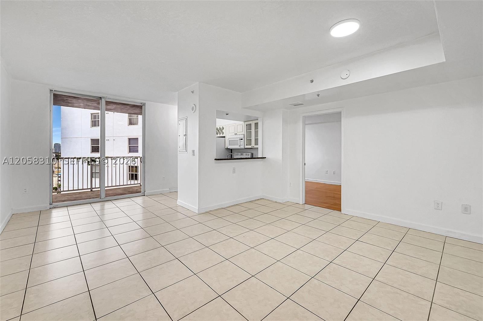 Real estate property located at 1 Glen Royal Pkwy #1010, Miami-dade, Altos De Miami Condo, Miami, FL