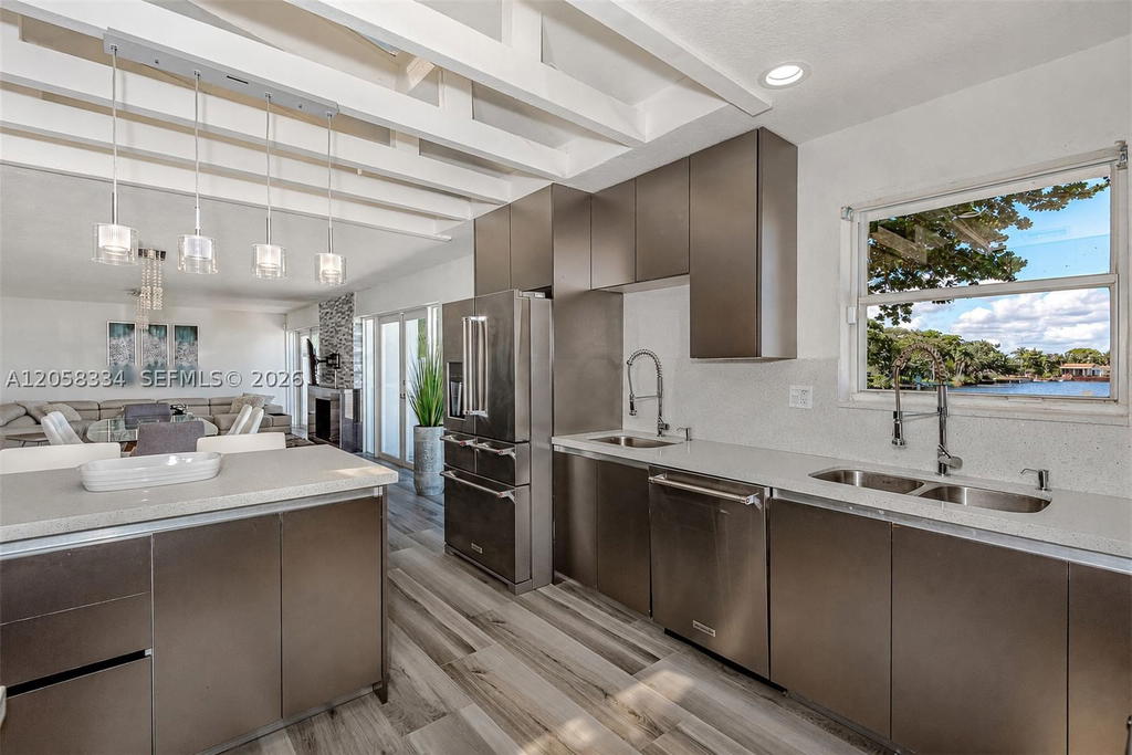 Real estate property located at 20950 25th Ct, Miami-dade, Sunswept Isle, Aventura, FL