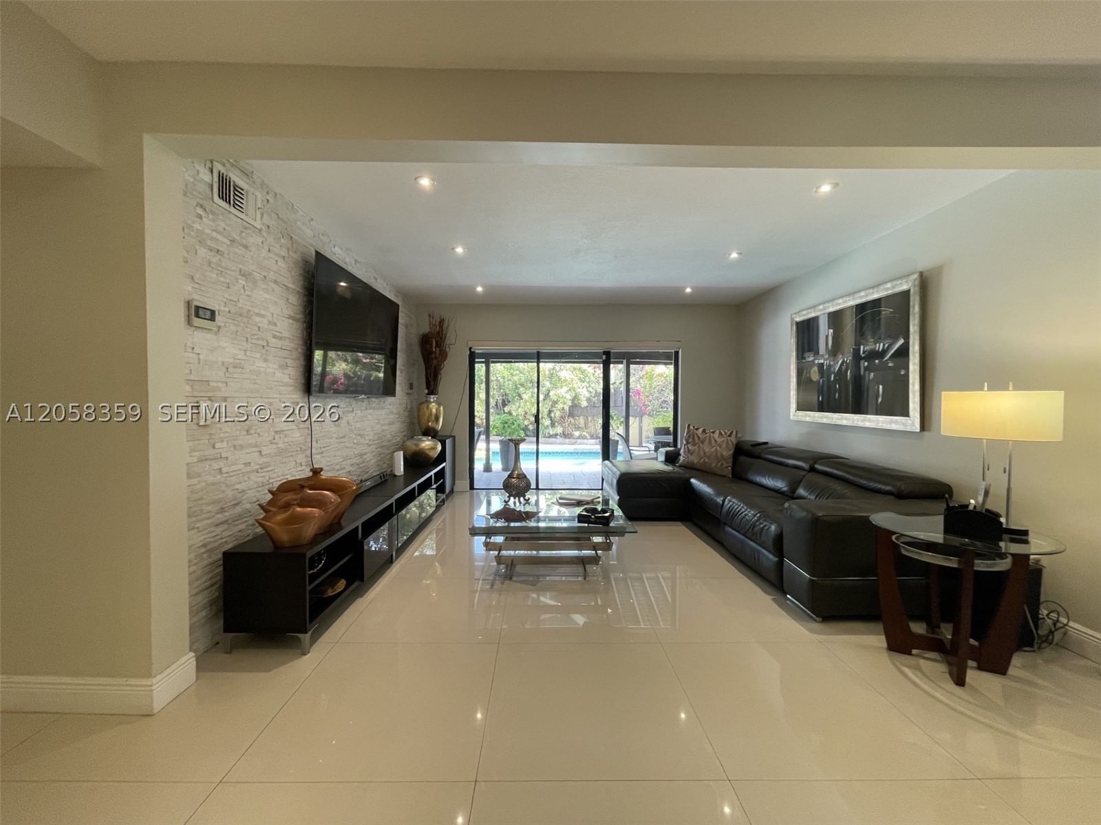 Real estate property located at 1066 202nd Ln, Miami-dade, Sky Lake Villas - Californ, Miami, FL