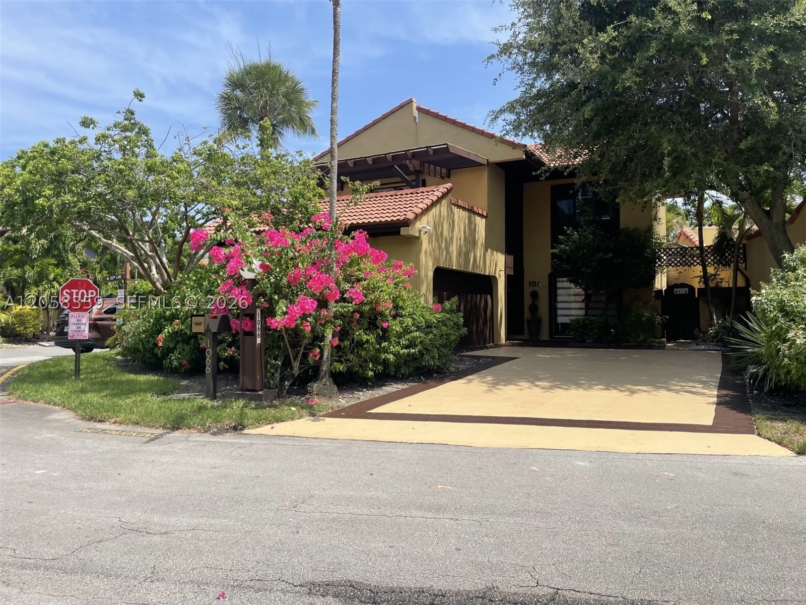 Real estate property located at 1066 202nd Ln, Miami-dade, Sky Lake Villas - Californ, Miami, FL