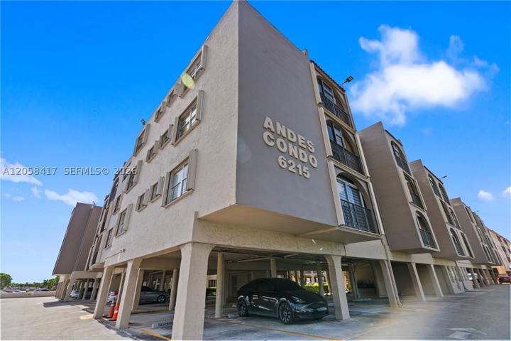 Real estate property located at 6215 20th Ave #402, Miami-dade, Andes Condo, Hialeah, FL