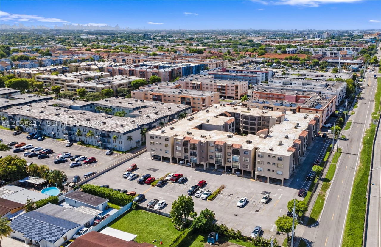 Real estate property located at 6215 20th Ave #402, Miami-dade, Andes Condo, Hialeah, FL