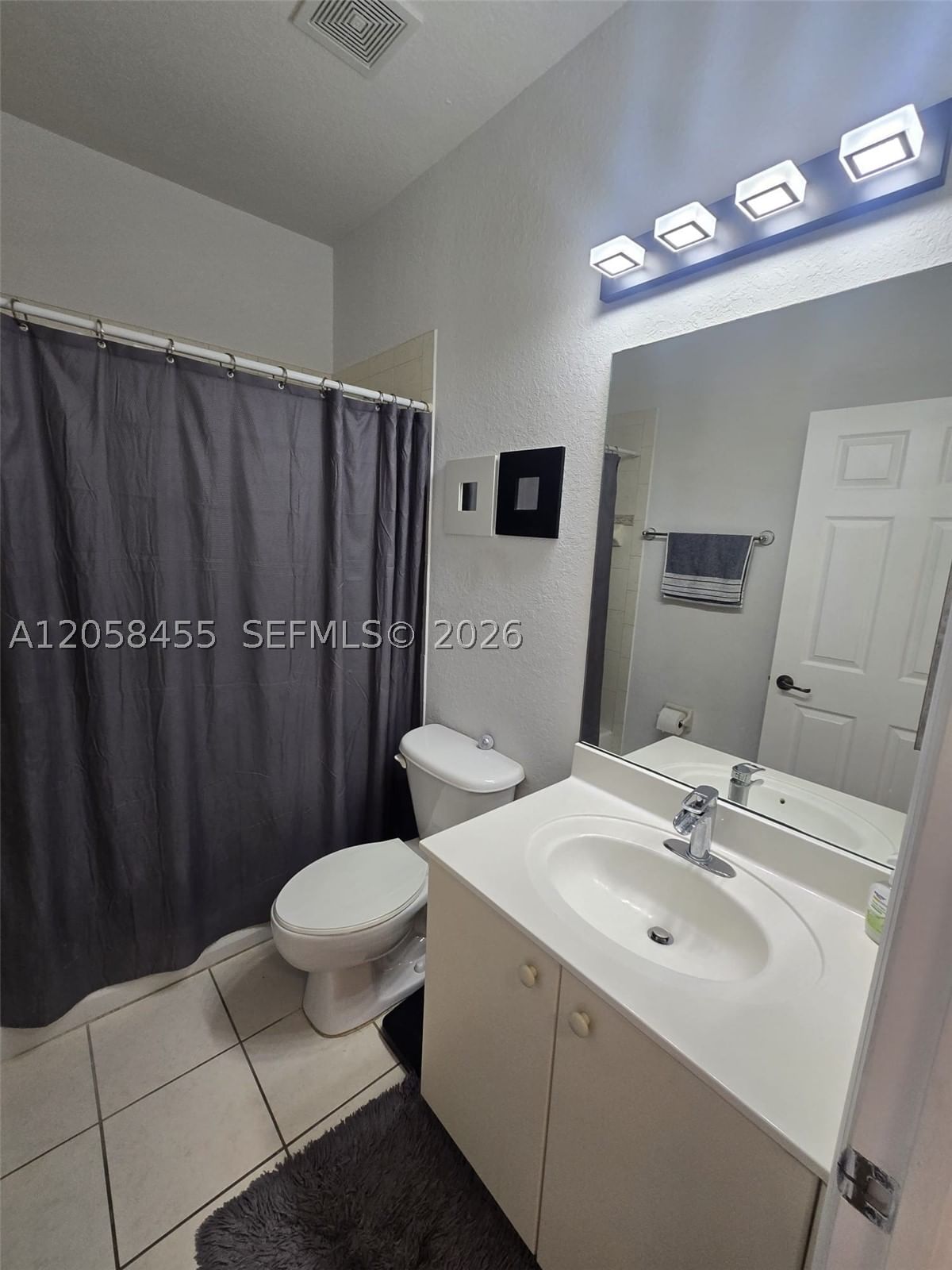 Real estate property located at 7950 108th Pl, Miami-dade, Islands At Doral 1st Addn, Doral, FL