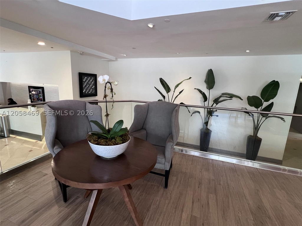 Real estate property located at 100 Lincoln Rd #542, Miami-dade, The Decoplage Condo, Miami Beach, FL