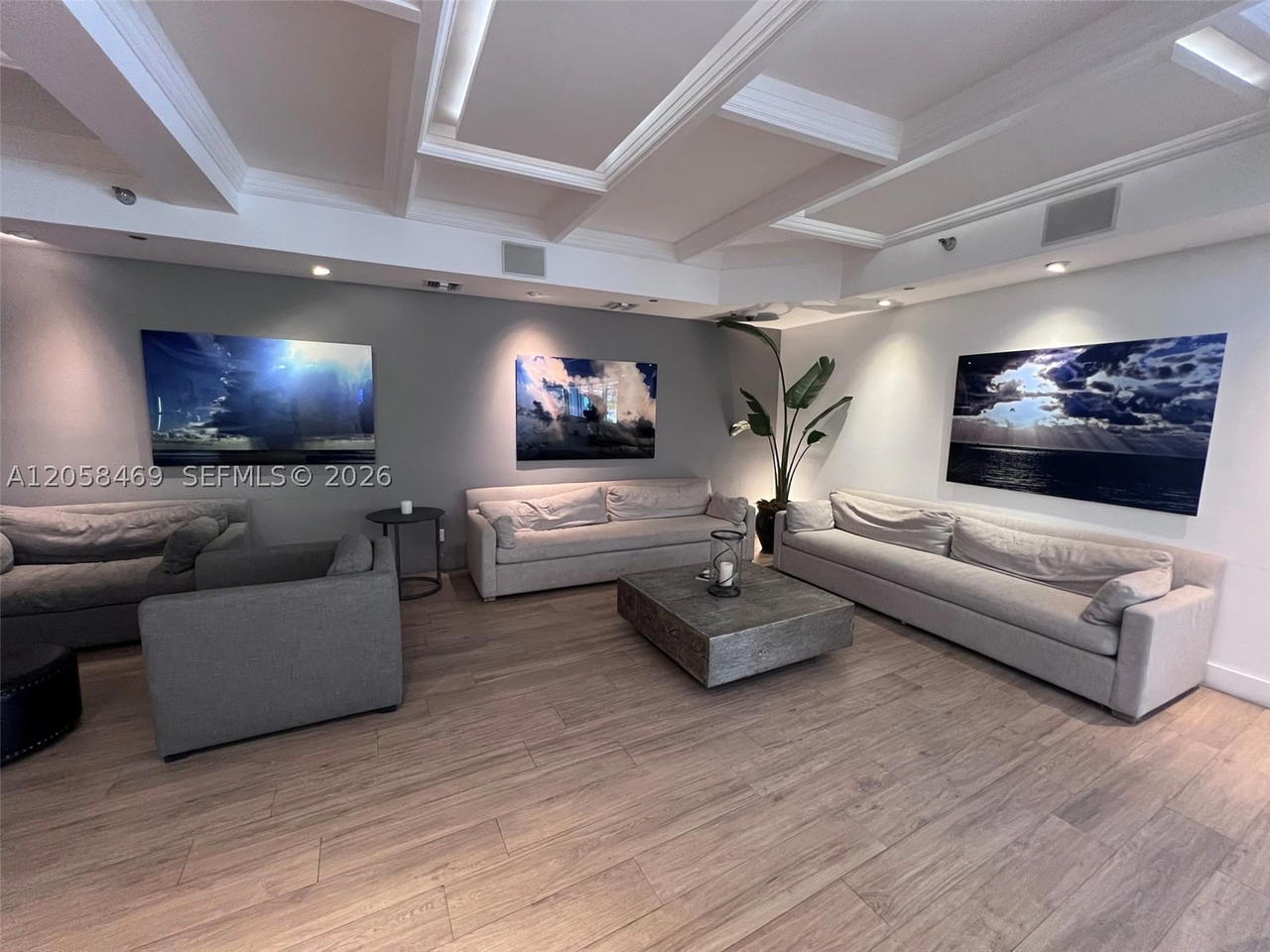 Real estate property located at 100 Lincoln Rd #542, Miami-dade, The Decoplage Condo, Miami Beach, FL