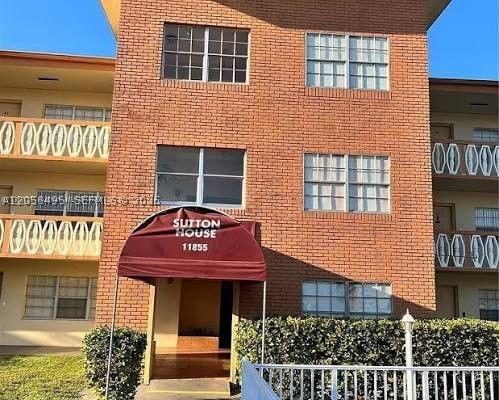 Real estate property located at 11855 19th Dr #22, Miami-dade, Sutton House Condo, North Miami, FL