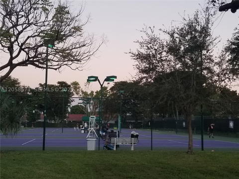 Real estate property located at 15620 80th St H-108, Miami-dade, The Courts At Kendall Con, Miami, FL