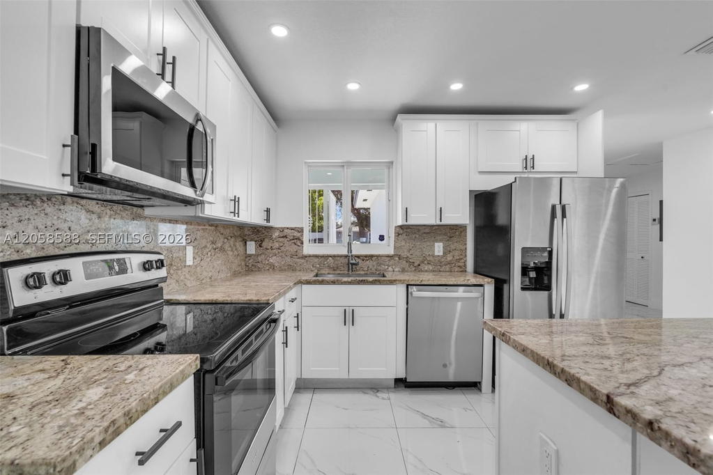 Real estate property located at 19131 33rd Ct, Miami-dade, Golden Gardens Sec 6, Miami Gardens, FL