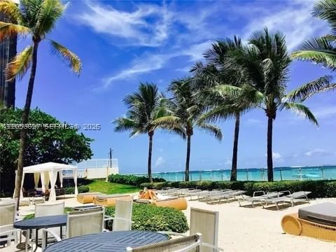 Real estate property located at 3000 Ocean Dr #518, Broward, Residences On Hollywood B, Hollywood, FL