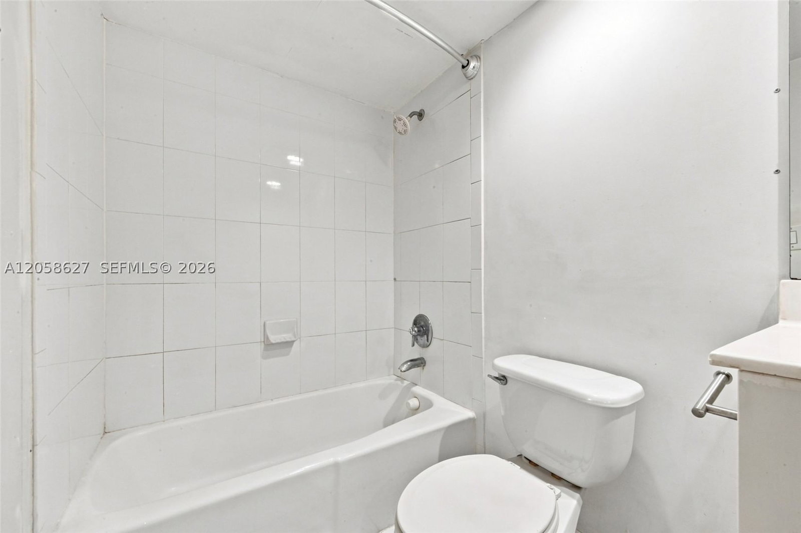 Real estate property located at 3000 Ocean Dr #518, Broward, Residences On Hollywood B, Hollywood, FL