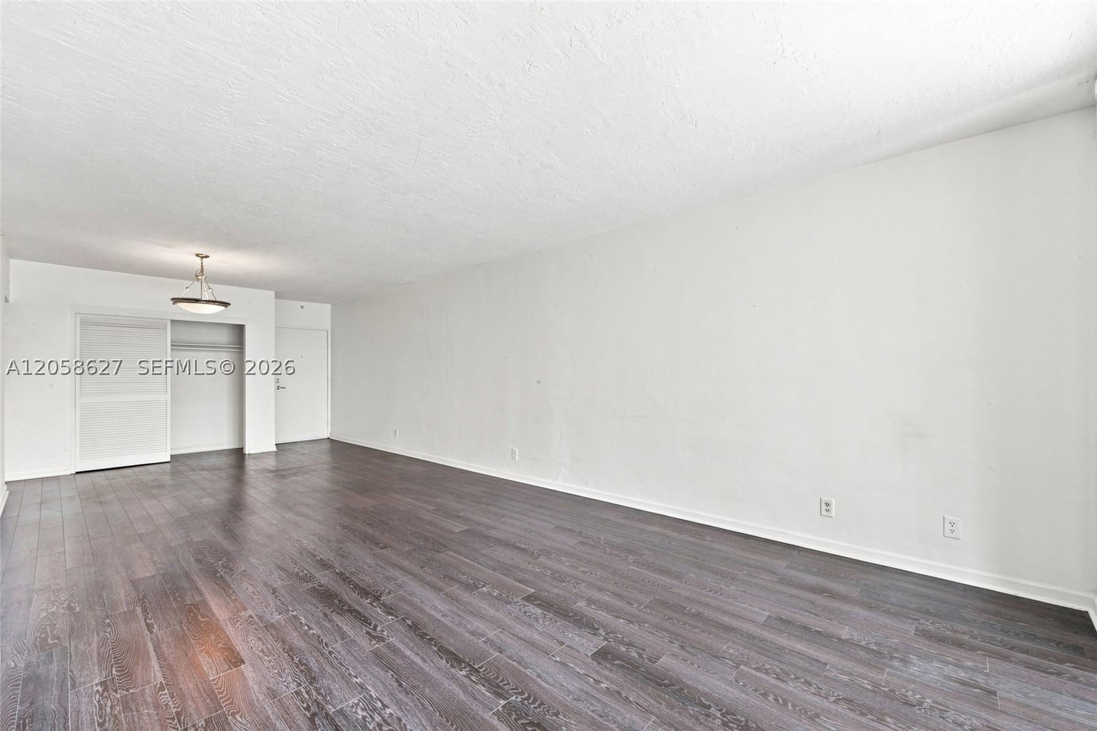 Real estate property located at 3000 Ocean Dr #518, Broward, Residences On Hollywood B, Hollywood, FL