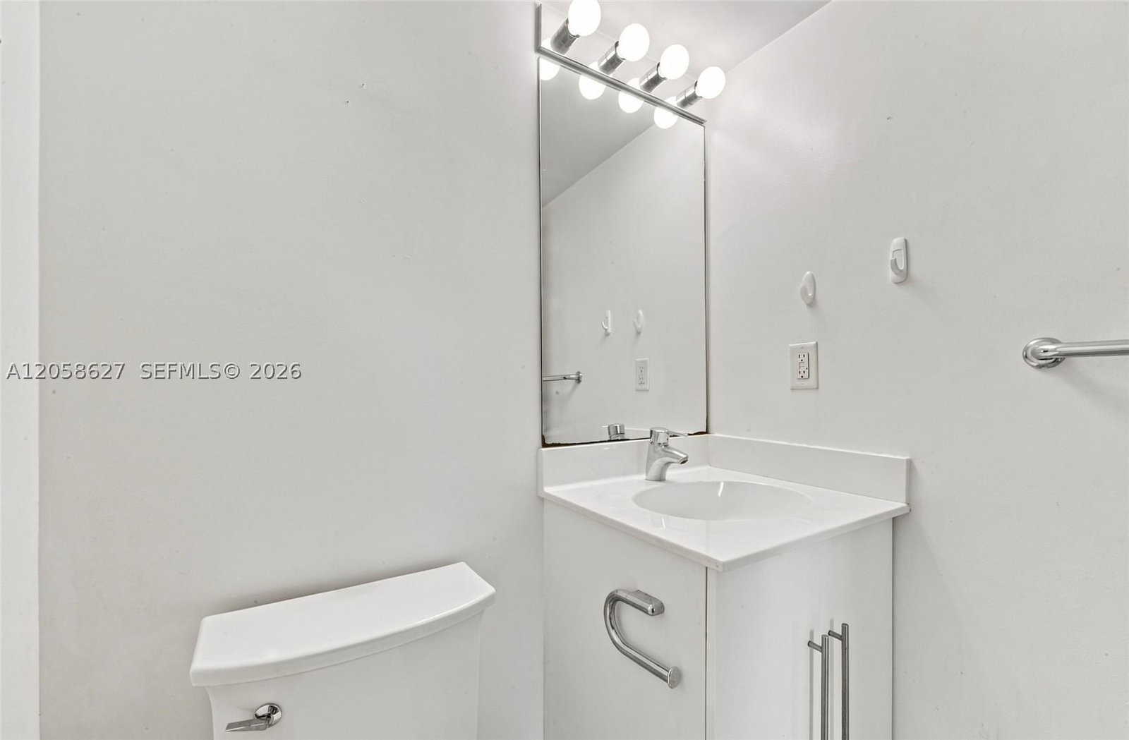 Real estate property located at 3000 Ocean Dr #518, Broward, Residences On Hollywood B, Hollywood, FL