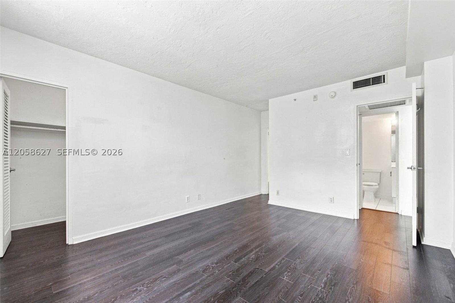 Real estate property located at 3000 Ocean Dr #518, Broward, Residences On Hollywood B, Hollywood, FL