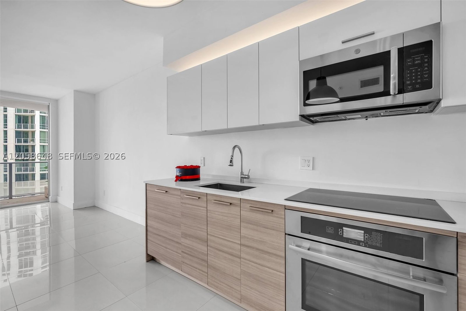 Real estate property located at 1300 Brickell Bay Dr #2005, Miami-dade, Brickellhouse Condo, Miami, FL