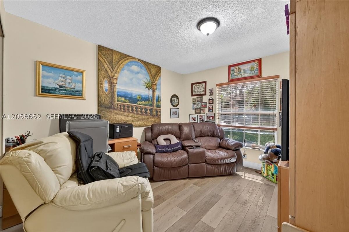 Real estate property located at 4025 152nd Ave, Broward, Replat Of Country Lakes, Miramar, FL