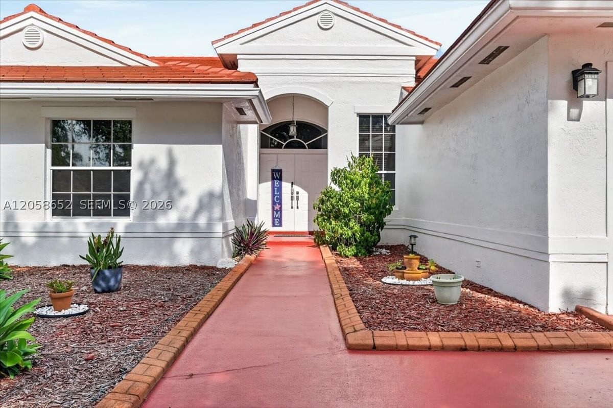 Real estate property located at 4025 152nd Ave, Broward, Replat Of Country Lakes, Miramar, FL