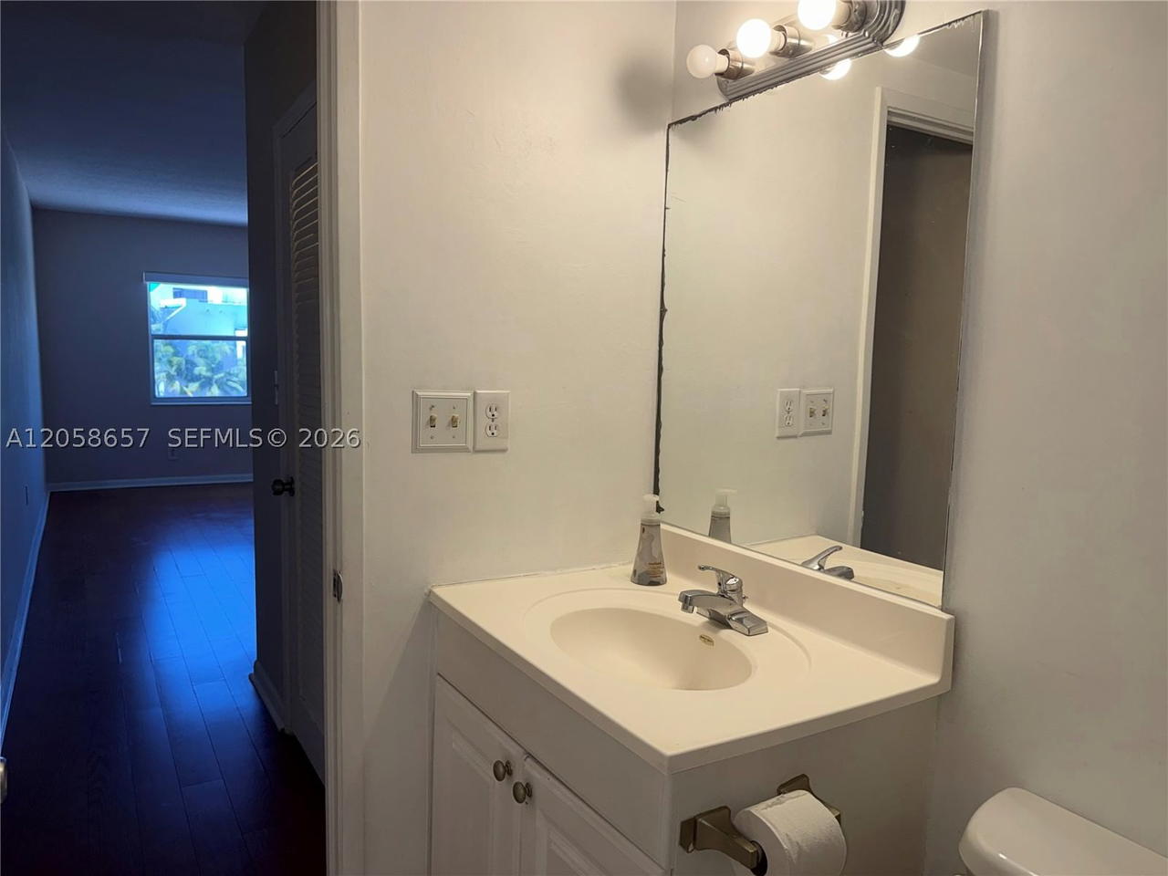 Real estate property located at 400 Kings Point Dr #311, Miami-dade, Coastal Towers Condo, Sunny Isles Beach, FL