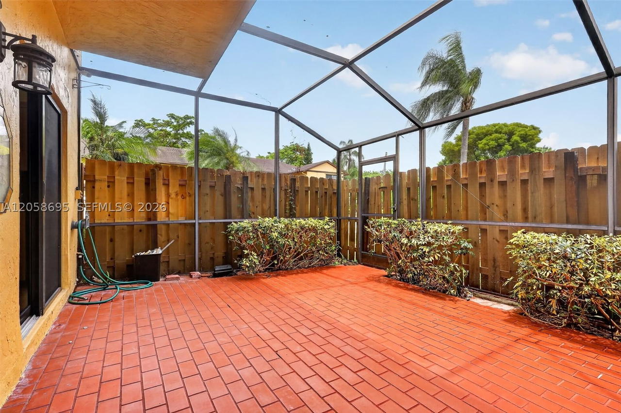 Real estate property located at 1130 210th Ter, Miami-dade, Townhomes Of Monterey, Miami, FL
