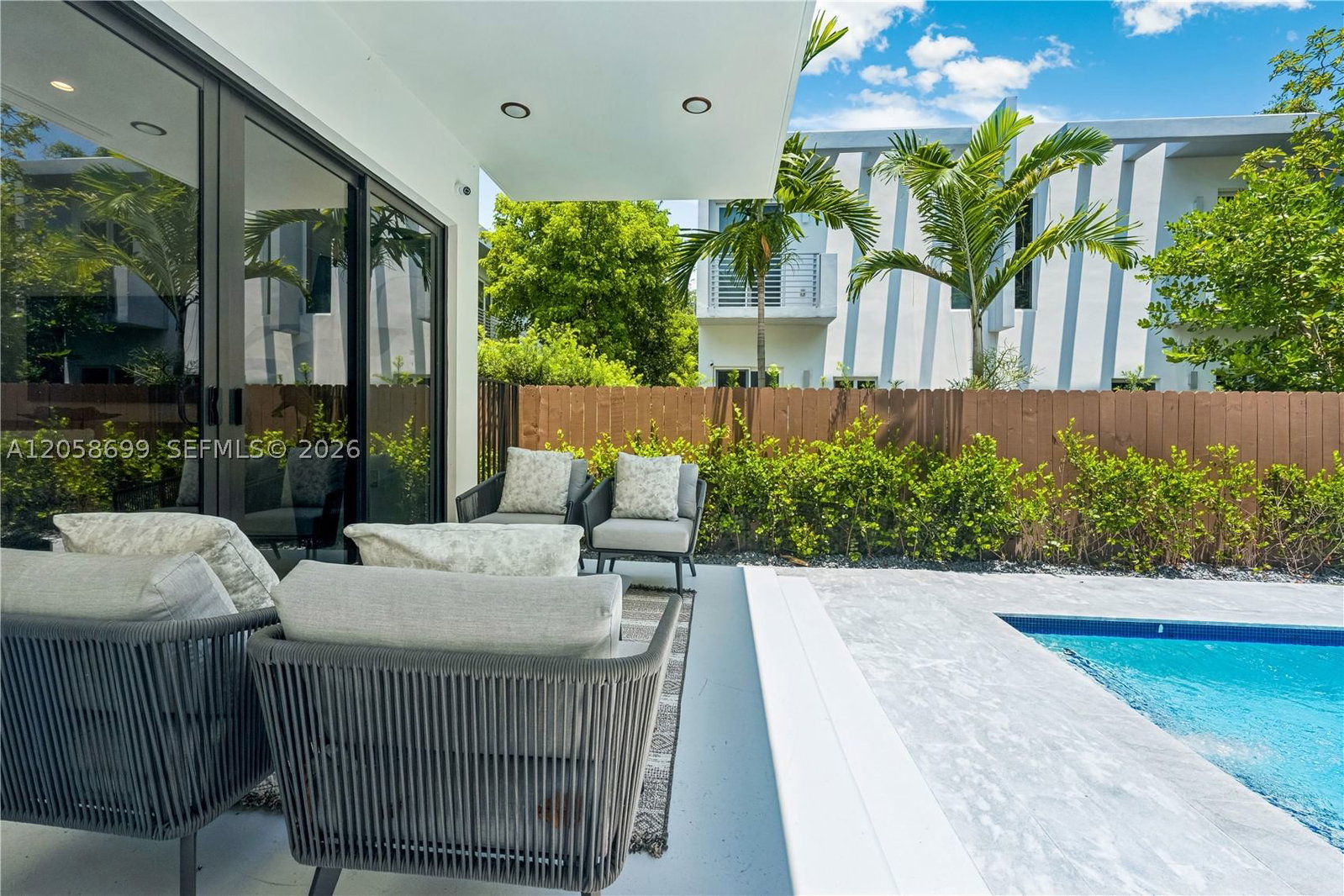 Real estate property located at 3350 28th Ter, Miami-dade, Pomelo Park, Miami, FL