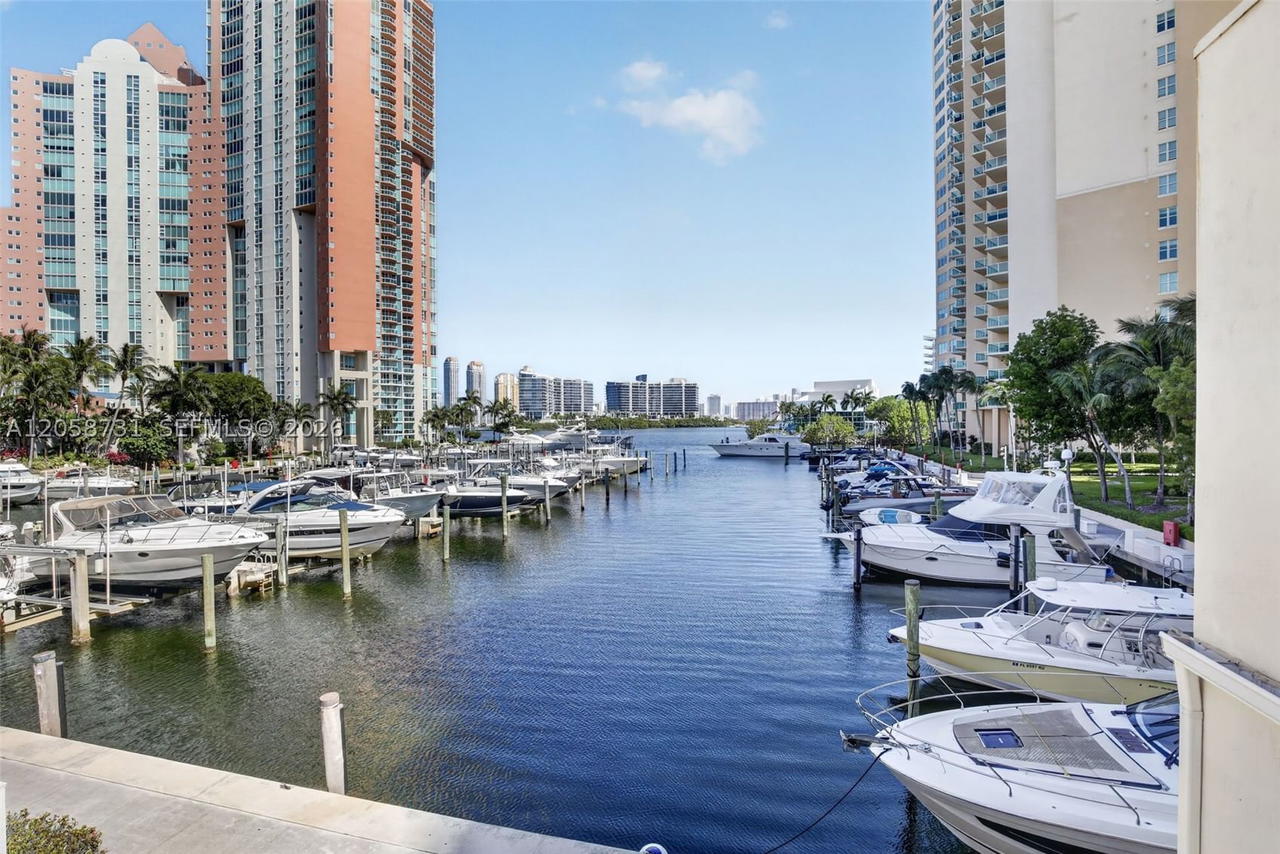 Real estate property located at 3330 190th St UPH14, Miami-dade, Aventura Marina Condo Num, Aventura, FL