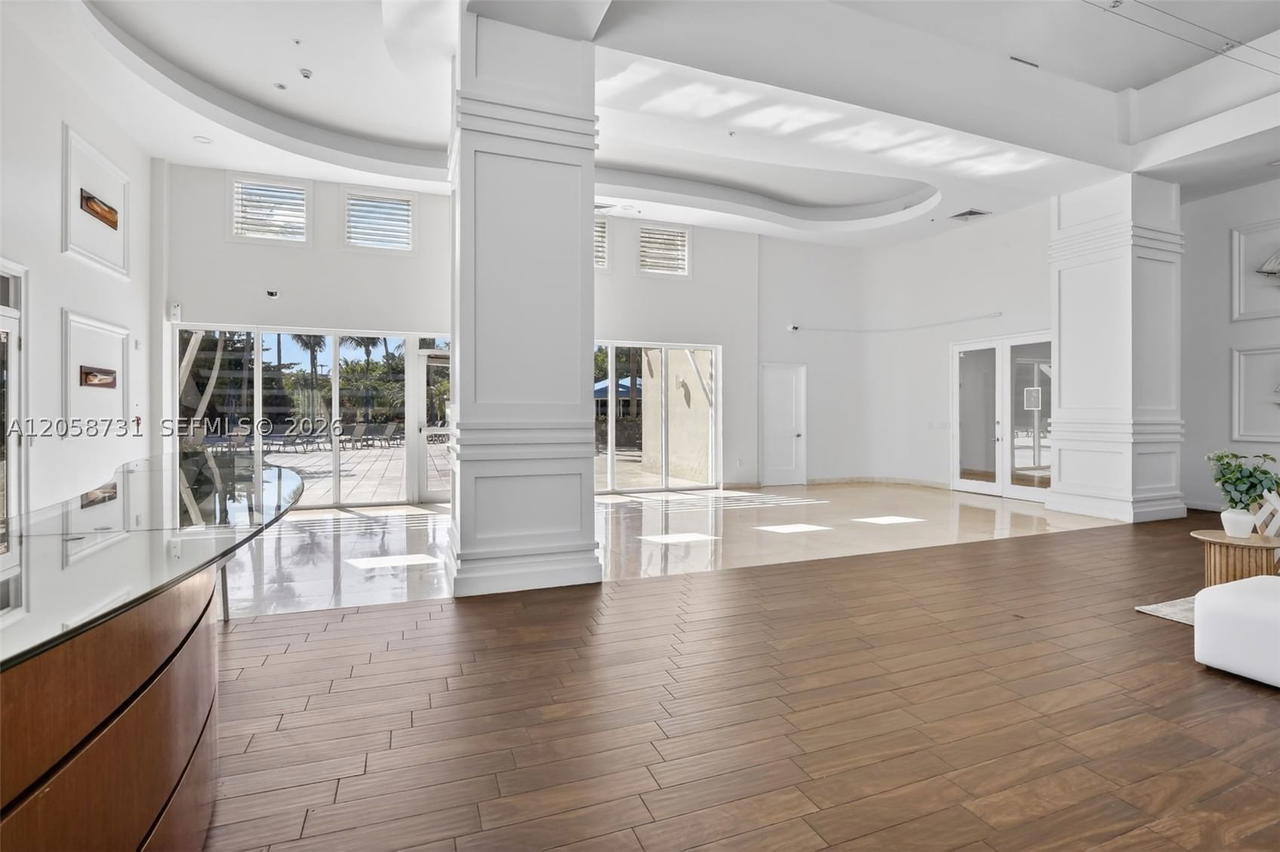 Real estate property located at 3330 190th St UPH14, Miami-dade, Aventura Marina Condo Num, Aventura, FL