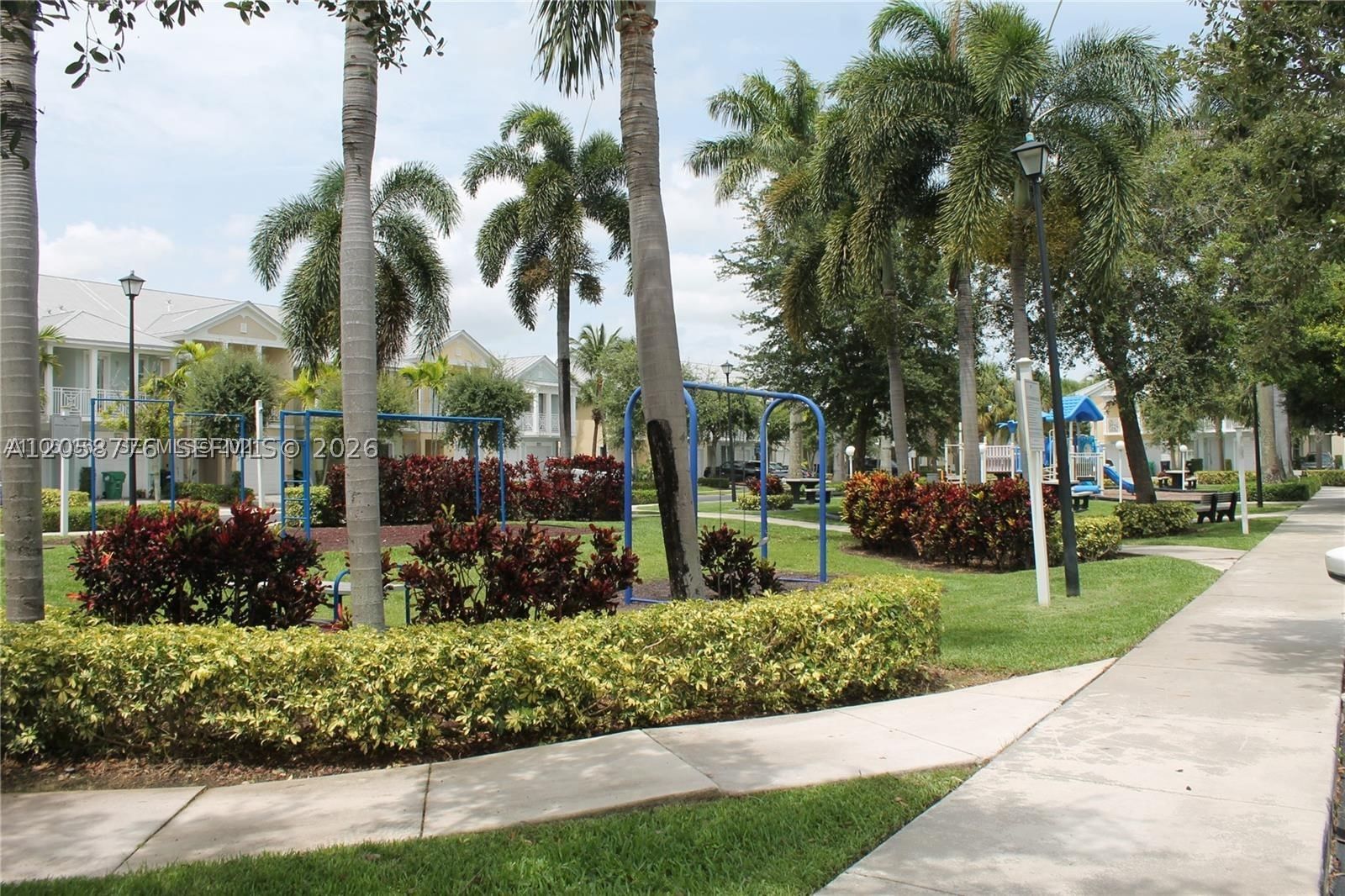 Real estate property located at 10770 74th Ln, Miami-dade, Reserve At Doral East, Doral, FL