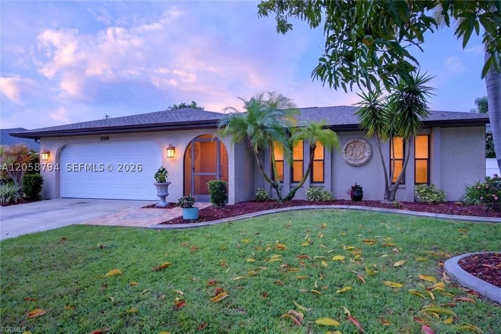 Real estate property located at 2008 8th Ter, Lee, Cape Coral, Cape Coral, FL