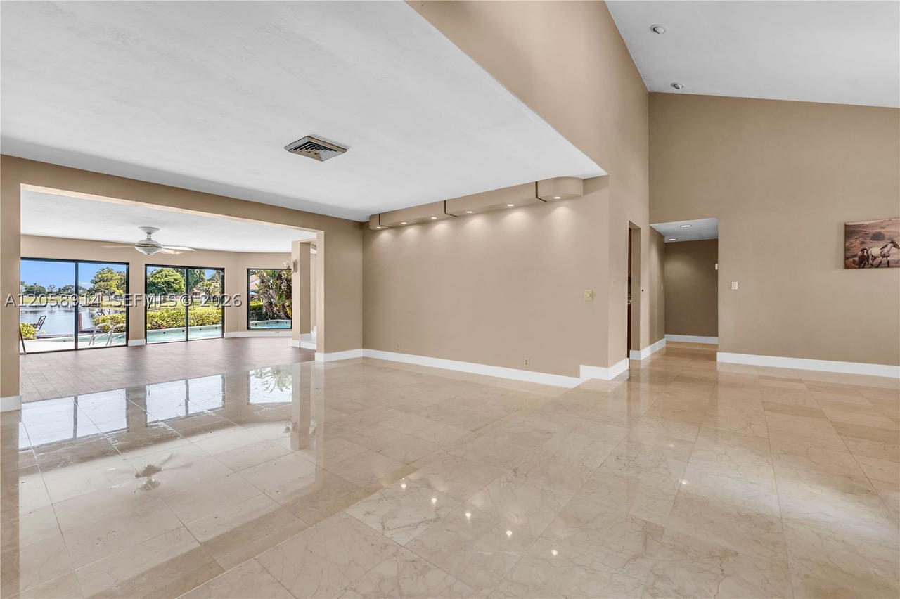 Real estate property located at 12731 1st St, Broward, Lago Mar Colony-two, Plantation, FL