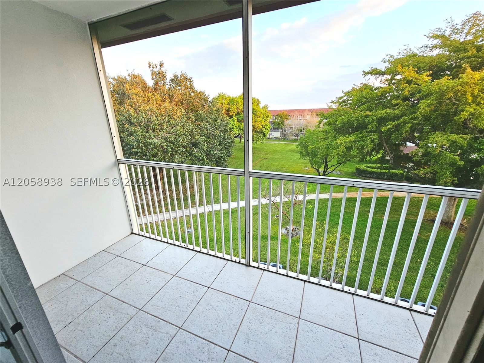 Real estate property located at 13250 7th Ct #402L, Broward, Kingsley At Century Villa, Pembroke Pines, FL