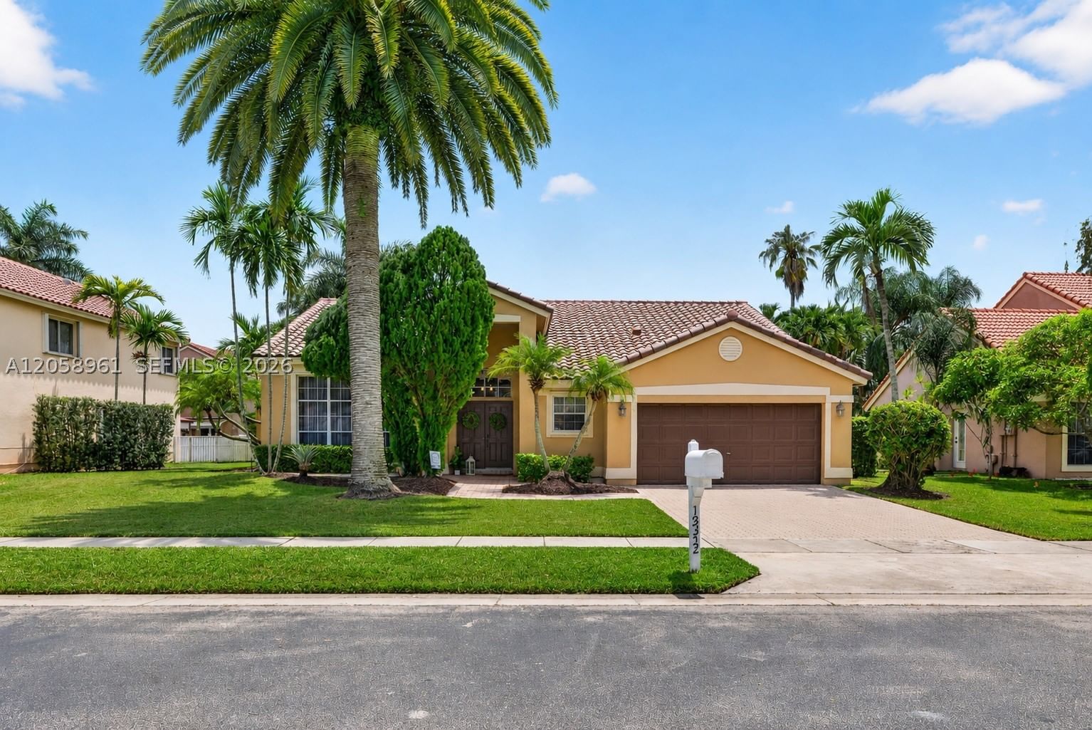 Real estate property located at 19352 11th St, Broward, Ameritrail Section Two, Pembroke Pines, FL