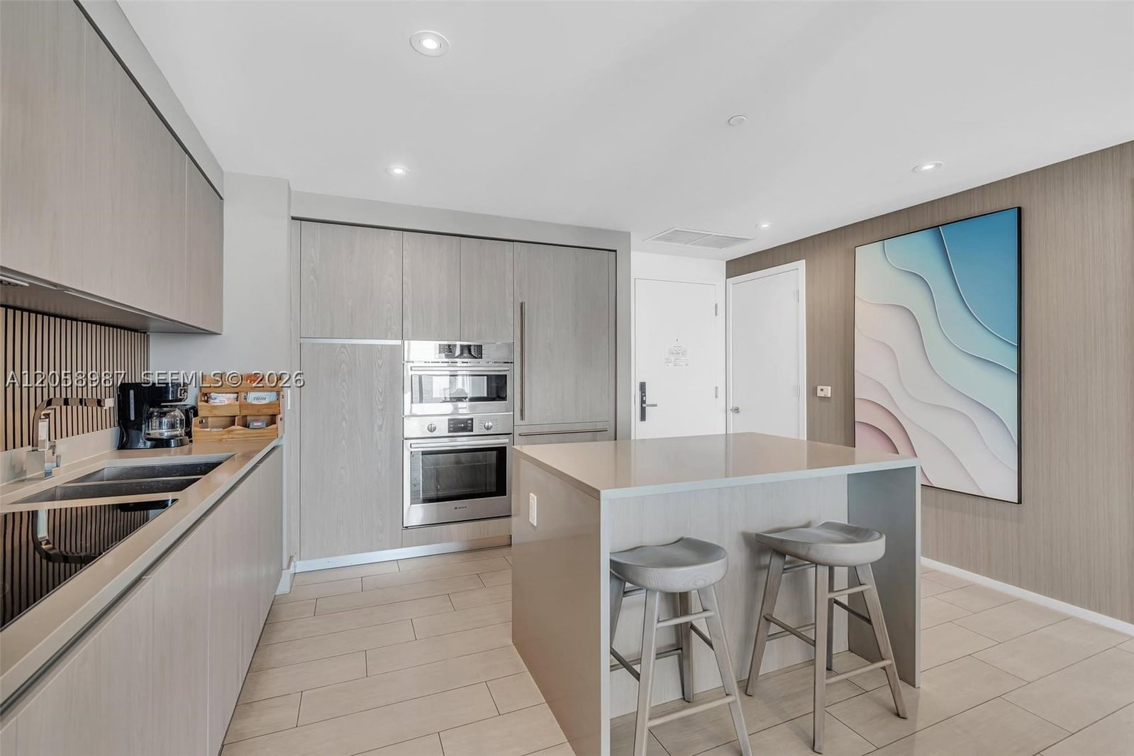Real estate property located at 4010 Ocean Dr R3305, Broward, 4010 South Ocean Condo, Hollywood, FL