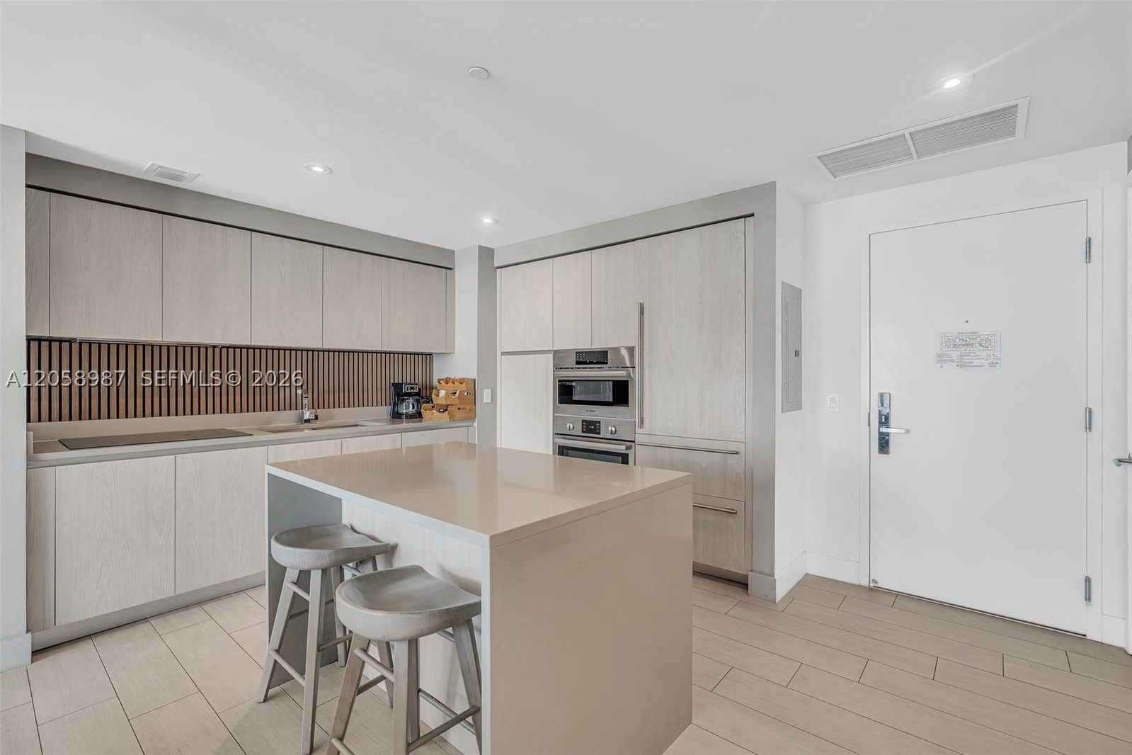 Real estate property located at 4010 Ocean Dr R3305, Broward, 4010 South Ocean Condo, Hollywood, FL