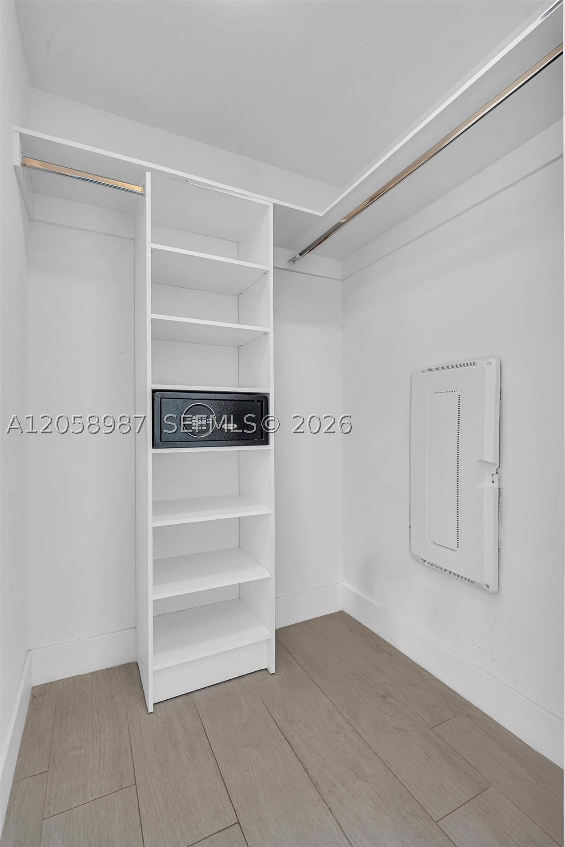 Real estate property located at 4010 Ocean Dr R3305, Broward, 4010 South Ocean Condo, Hollywood, FL
