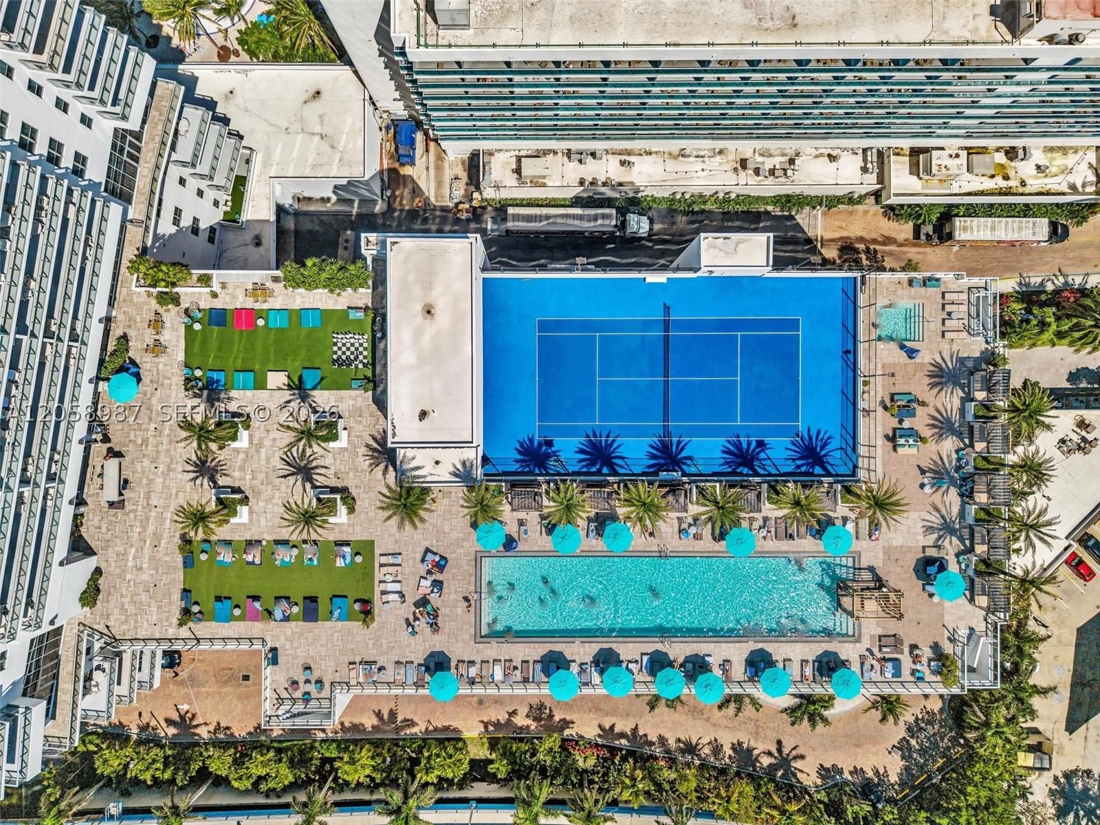 Real estate property located at 4010 Ocean Dr R3305, Broward, 4010 South Ocean Condo, Hollywood, FL