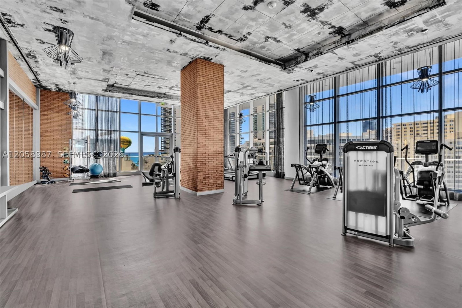 Real estate property located at 4010 Ocean Dr R3305, Broward, 4010 South Ocean Condo, Hollywood, FL