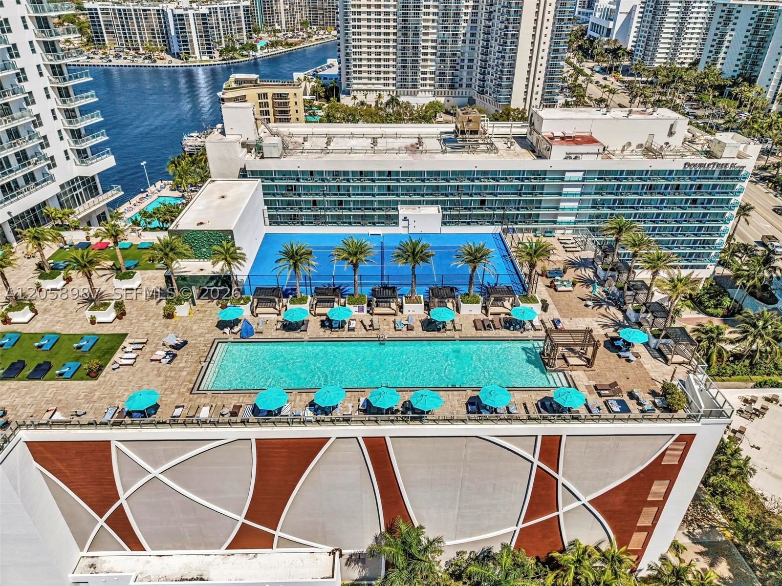 Real estate property located at 4010 Ocean Dr R3305, Broward, 4010 South Ocean Condo, Hollywood, FL