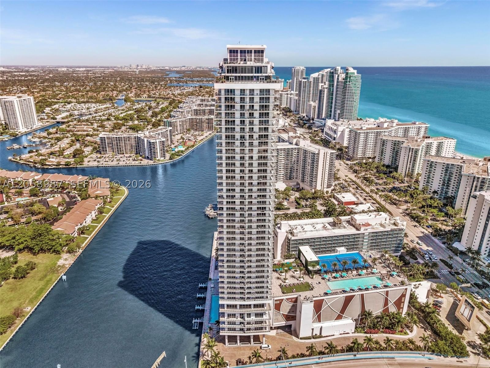 Real estate property located at 4010 Ocean Dr R3305, Broward, 4010 South Ocean Condo, Hollywood, FL
