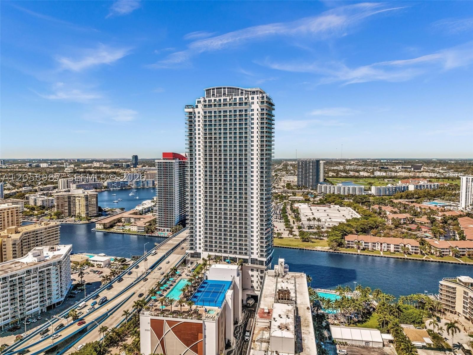 Real estate property located at 4010 Ocean Dr R3305, Broward, 4010 South Ocean Condo, Hollywood, FL