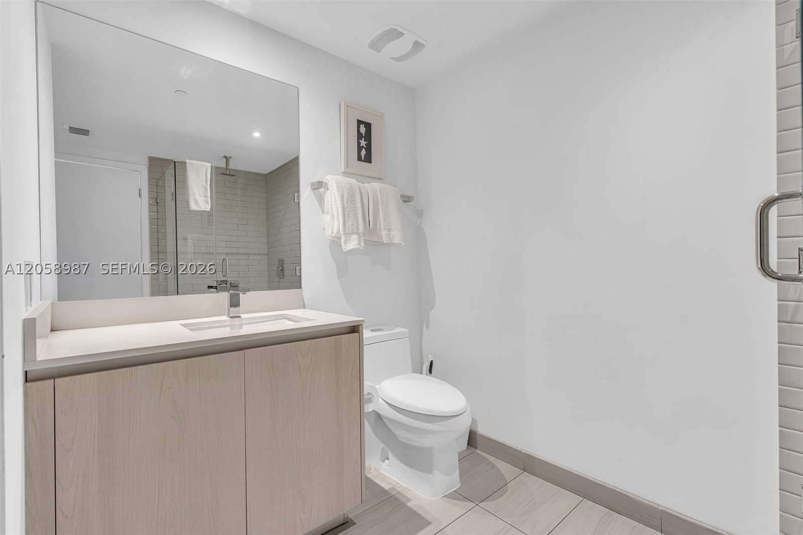 Real estate property located at 4010 Ocean Dr R3305, Broward, 4010 South Ocean Condo, Hollywood, FL