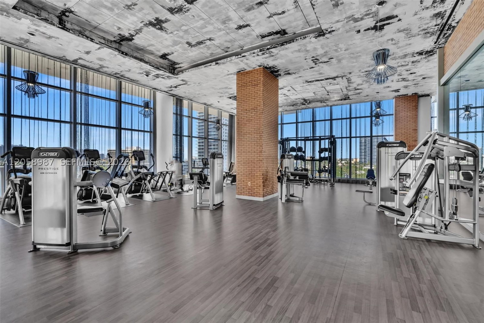 Real estate property located at 4010 Ocean Dr R3305, Broward, 4010 South Ocean Condo, Hollywood, FL